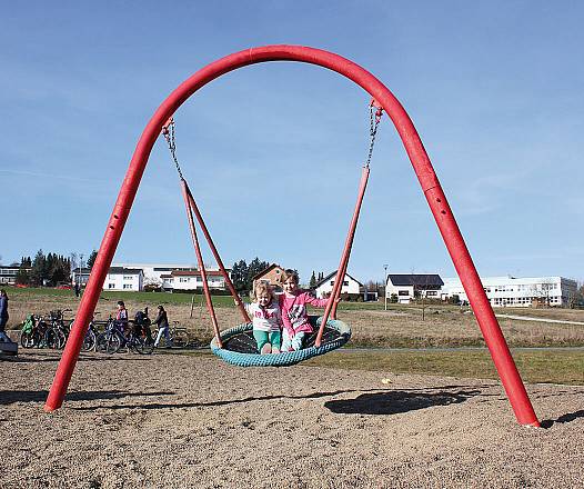 Bogenschaukel ohne Einhngeteil zum Einbetonieren