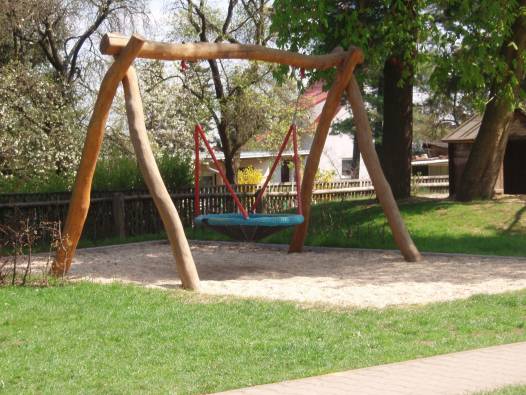 Schaukelgestell aus Robinie Aufhngehhe 2,20 m und 2,50 m