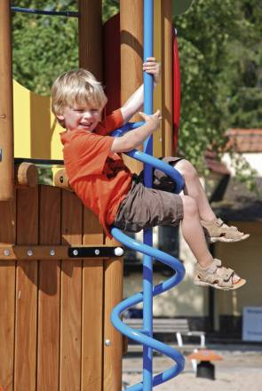 Dornr�schen (Edelstahlrutsche mit HDPE-Seitenw�nden)