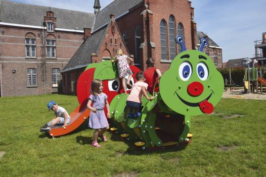 Die Raupe (kurze Version mit Apfel)