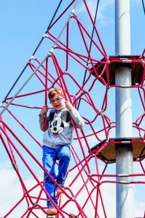 Seilpyramide SPIDER 6 Kletterpyramide, 4 Abspannungen