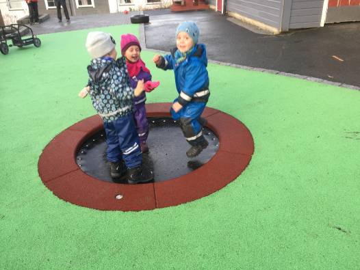 Trampolin Circus mit geschlossener Matte