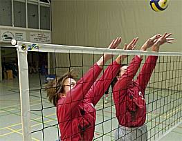 Volleyball-Trainingsnetz Exklusiv, Polypropylen 2,3 mm stark, ringsum eingefasst, 9,50 m lang