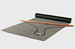 Beschichtetes, engmaschiges Polyestergewebe fr Tennisschleppnetze (1 Rolle), 3 mm stark, einlagig, Maschenweite 2 x 2 cm, schwarz