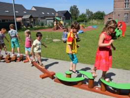 Balancierbalken, Abenteuerpfad Kleinkinder
