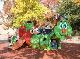 Die Raupe (lange Version mit Apfel)