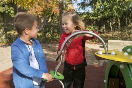 Die Raupe (lange Version mit Apfel)