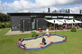 Sandkasten mit 10 Seiten