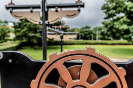 Groes Piratenschiff mit Treppe und Rhrenrutsche
